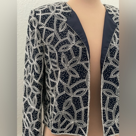 Vintage 💯 Silk Jacket - Picture 3 of 15